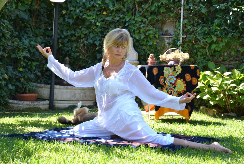 Carla Anastasi insegnante Hatha Yoga –  Associazione Culturale BenessereYoga Via Tuscola 928 Roma
